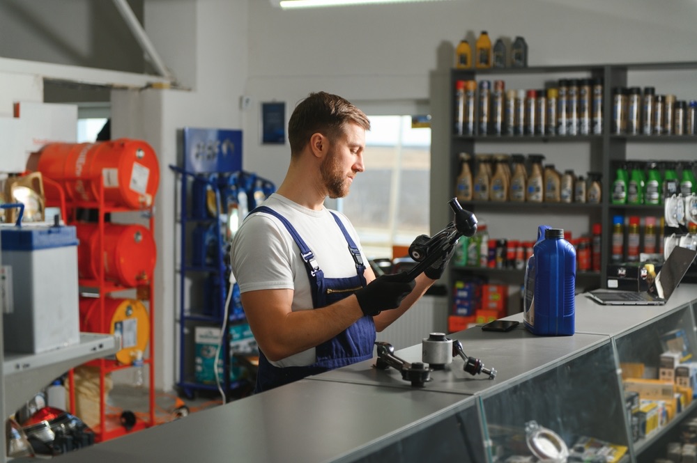 Kundenberatung bei MAGNOS AUTOMOTIVE – Handschlag mit zufriedenem Kunden